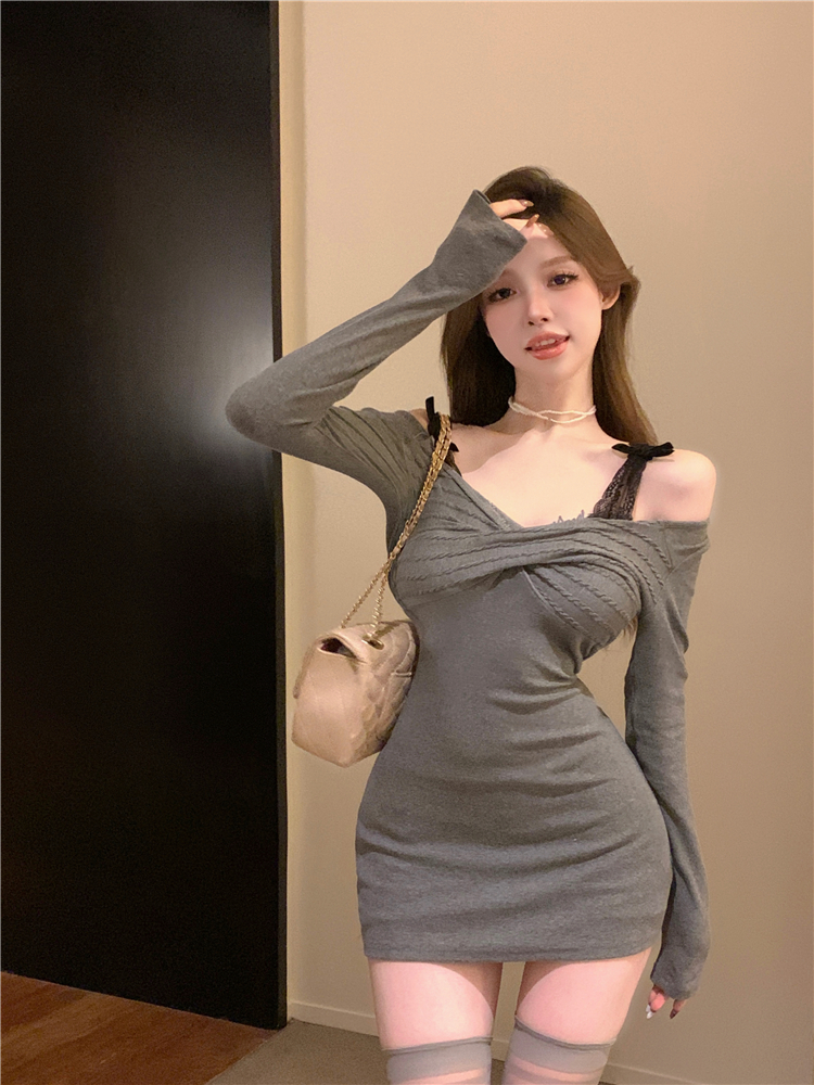 Package hip flat shoulder T-back knitted lace dress