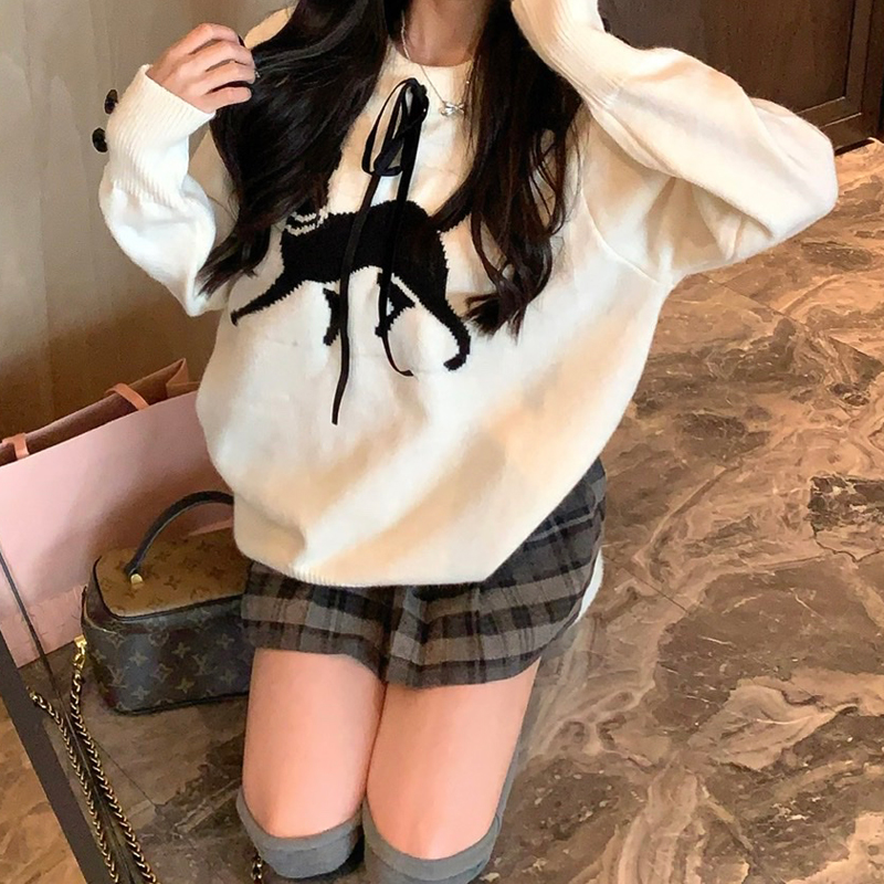 Show young fawn loose heart bandage lazy sweater