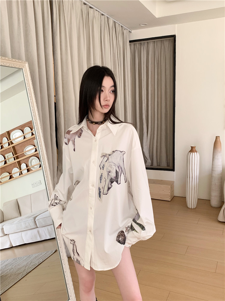 Long sleeve loose white printing niche shirt for women