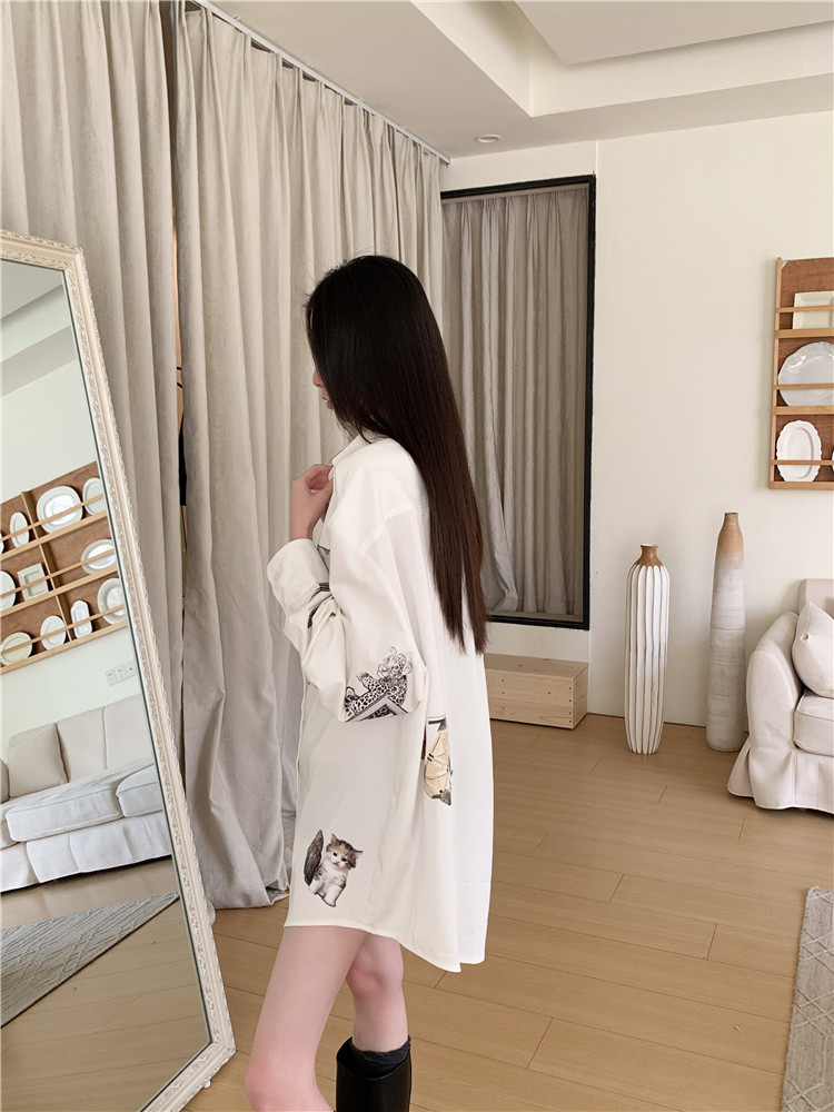 Long sleeve loose white printing niche shirt for women