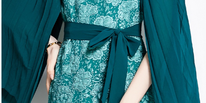 Splice frenum pinched waist spring crimp sleeve dress