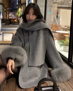 Two-sided cashmere scarves fox fur overcoat