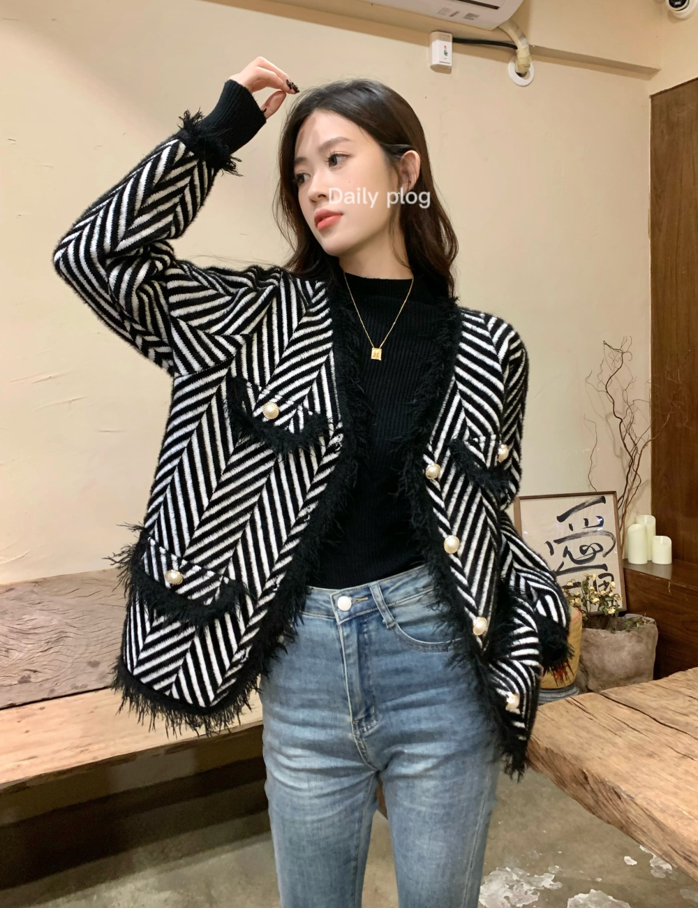 Long sleeve chanelstyle cardigan autumn and winter tops