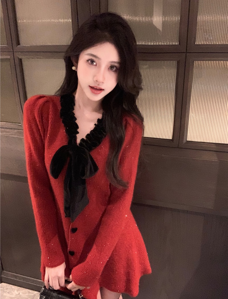 Red A-line tender chanelstyle bow knitted dress