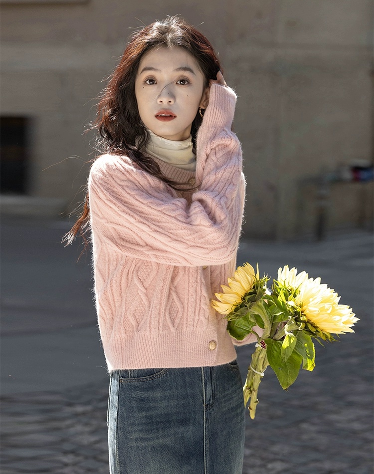Knitted spring pink sweater round neck twist short coat