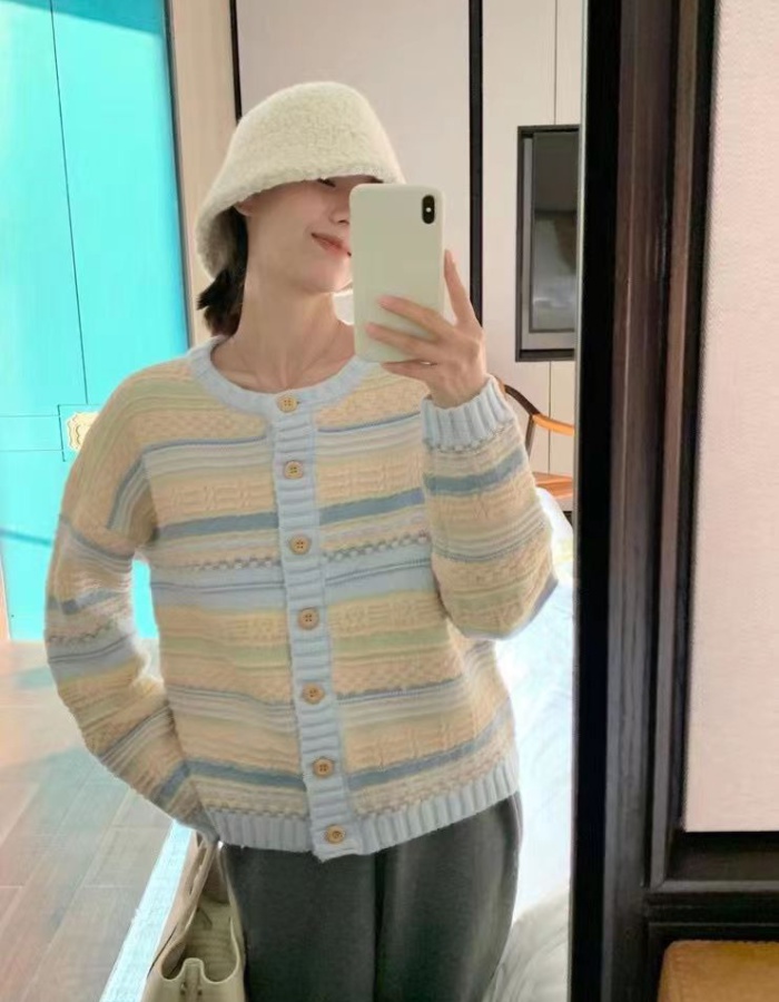 Unique Korean style autumn knitted cardigan for women
