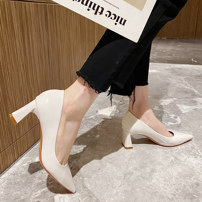 Simple shoes pointed high-heeled shoes