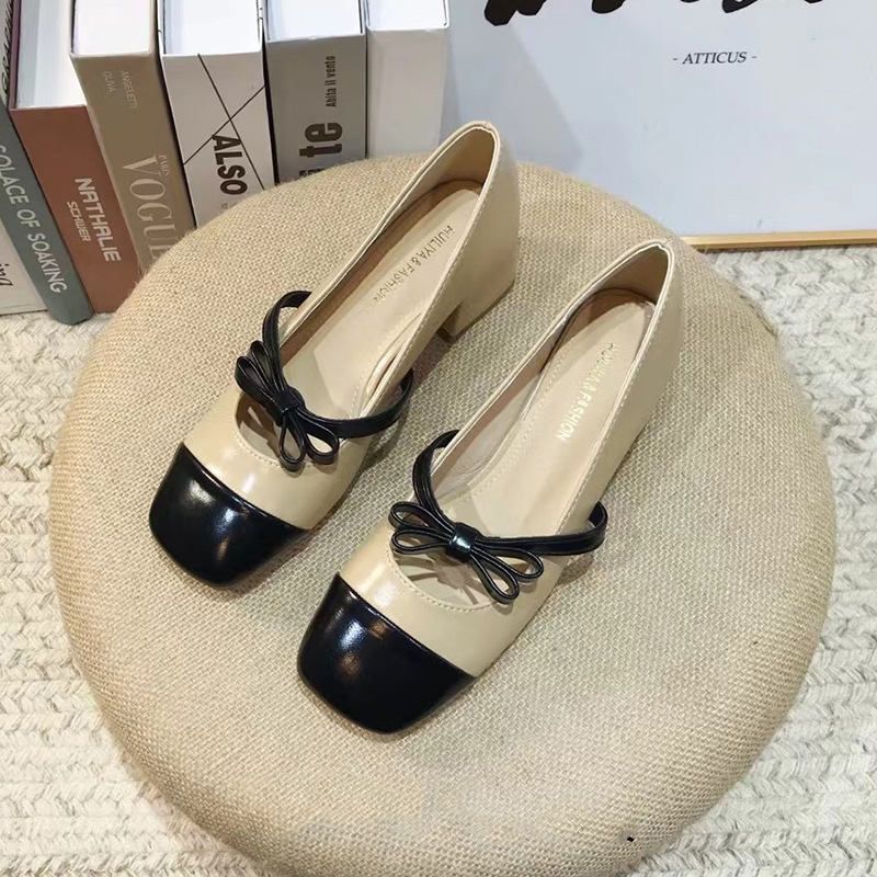 Chanelstyle middle-heel square head spring shoes