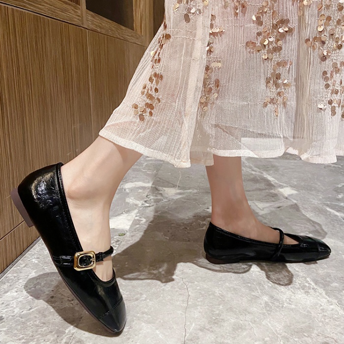 Low buff chanelstyle square head tender black flat shoes
