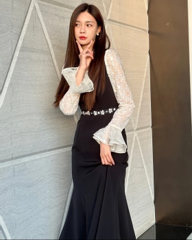 Black lace fashion trumpet sleeves Pseudo-two dress