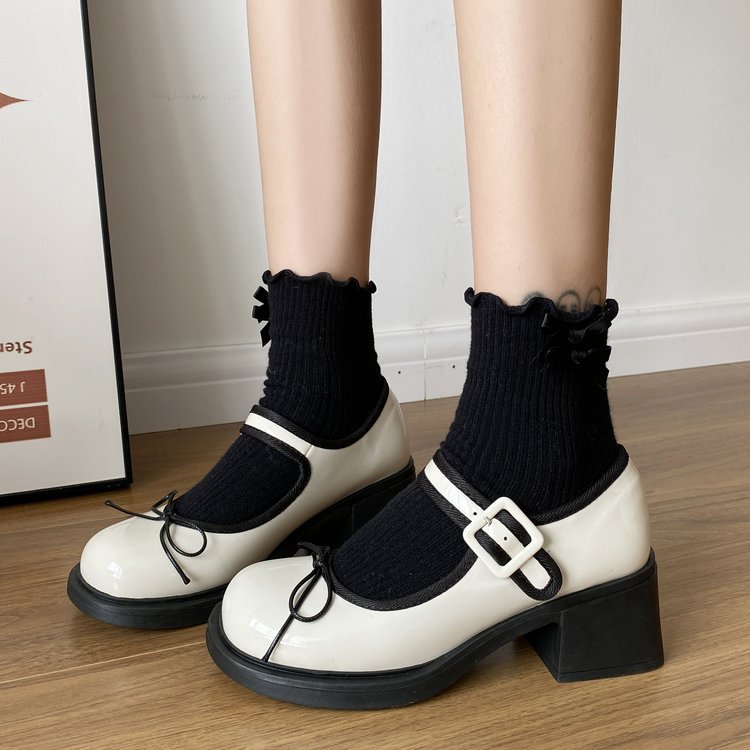 Low small leather shoes square head shoes for women