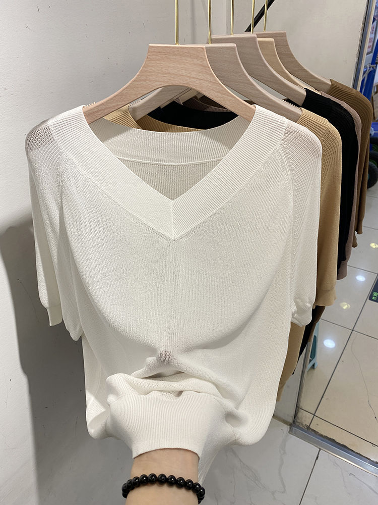 Show young Korean style sweater V-neck tops for women