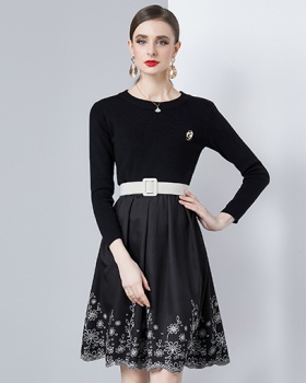 Embroidered knitted splice chanelstyle bottoming dress