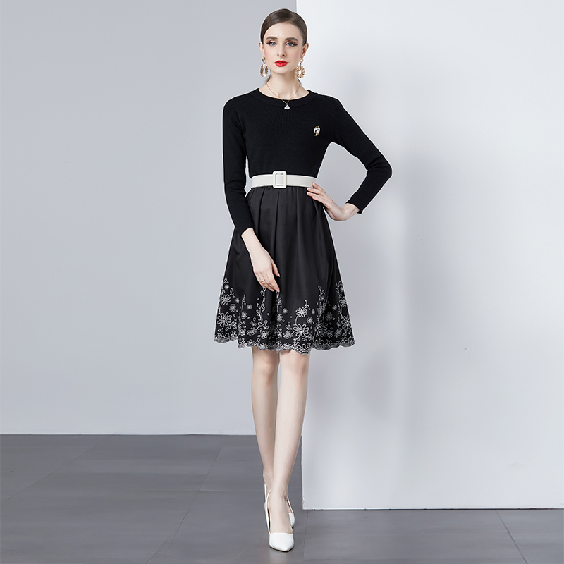 Embroidered knitted splice chanelstyle bottoming dress