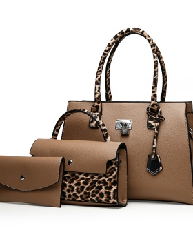 Leopard ladies high capacity shoulder handbag a set