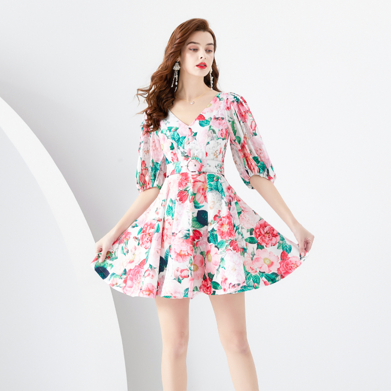 Painted spring and summer short lantern sleeve vacation dress