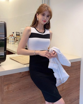 Package hip knitted Korean style sleeveless slim dress