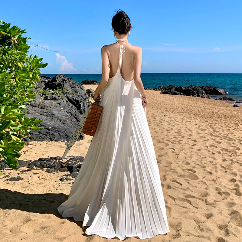 Vacation loose drape crimp halter big skirt slim dress