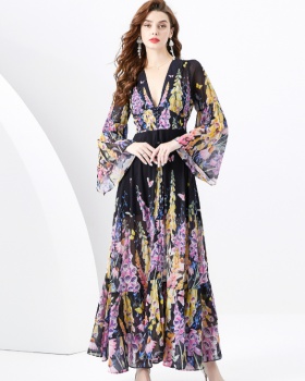 Spring and summer retro V-neck painted printing long dress