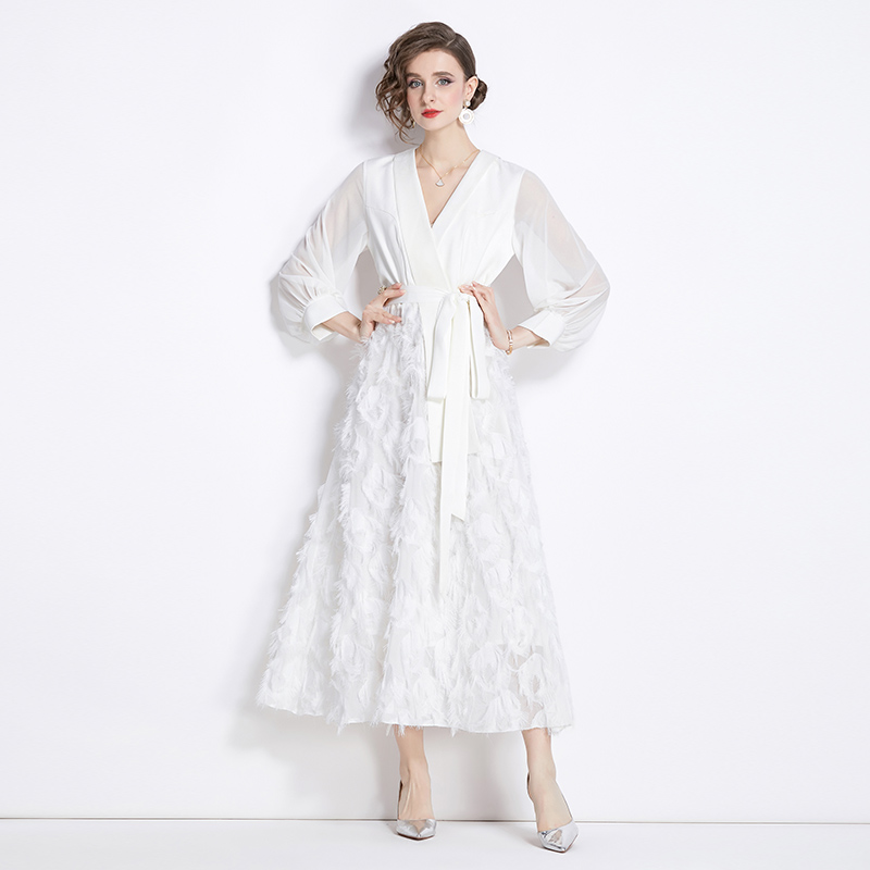 White niche slim light luxury elegant dress