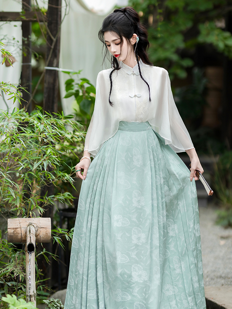 White tops Chinese style horse-face skirt 2pcs set