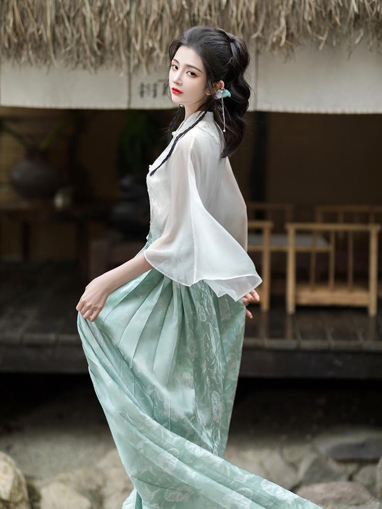 White tops Chinese style horse-face skirt 2pcs set
