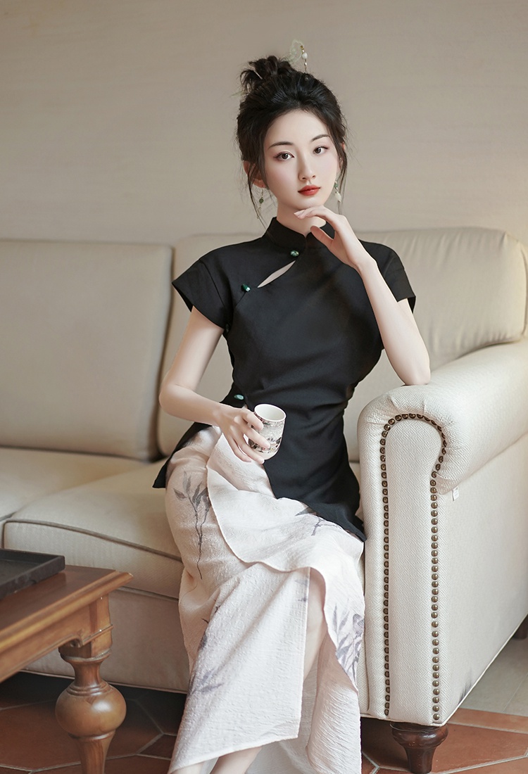 Hollow Chinese style retro black split tops a set
