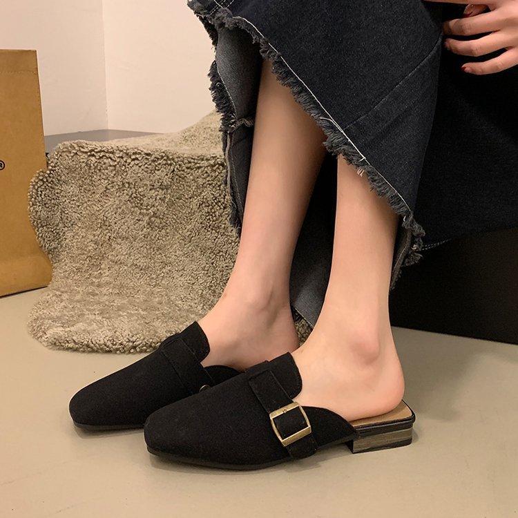Square head British style slippers for women