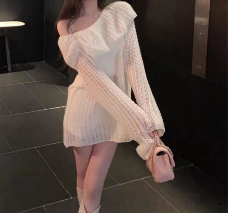 Flat shoulder sexy temperament large lapel sweater for women