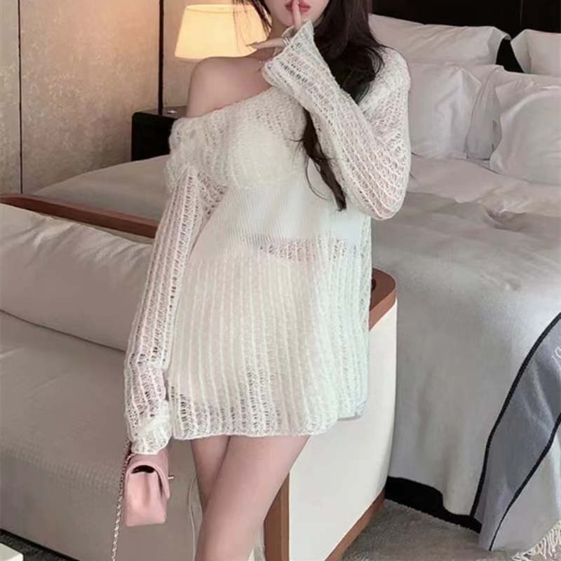 Flat shoulder sexy temperament large lapel sweater for women