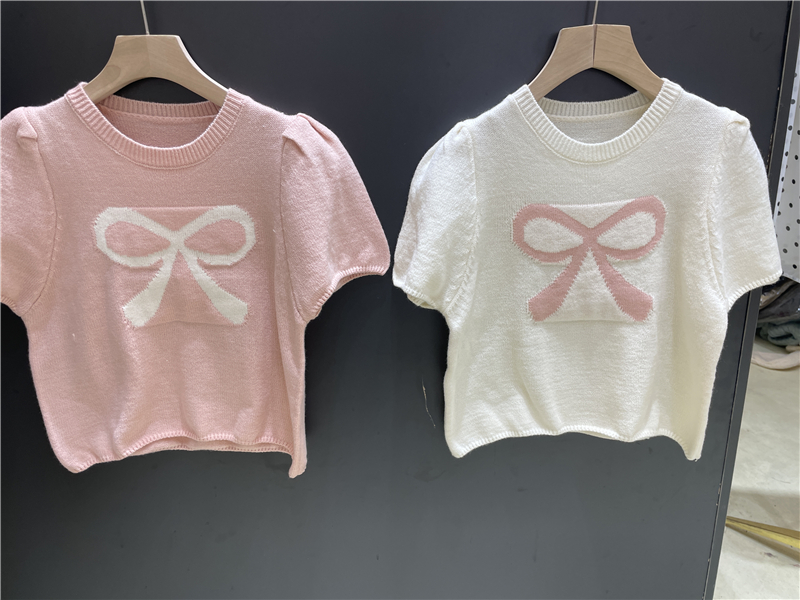Short puff sleeve tender tops sweet spring and summer sweater