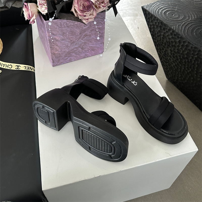Thick black rome sandals low simple open toe shoes