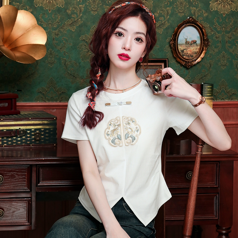 Summer white T-shirt niche embroidery tops for women