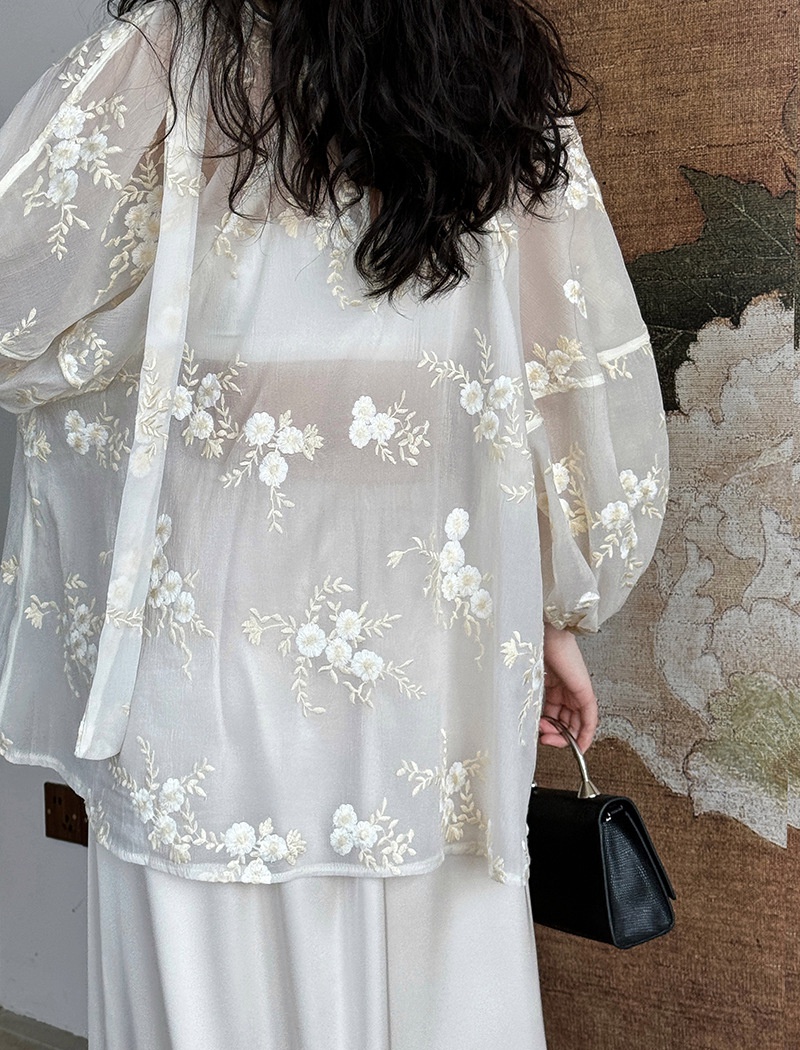 Flowers lace embroidered tops lantern sleeve thin shirt