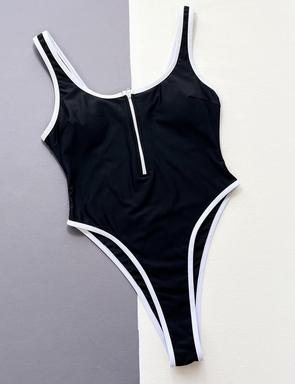 Zip bikini integrated sexy black European style swimwear
