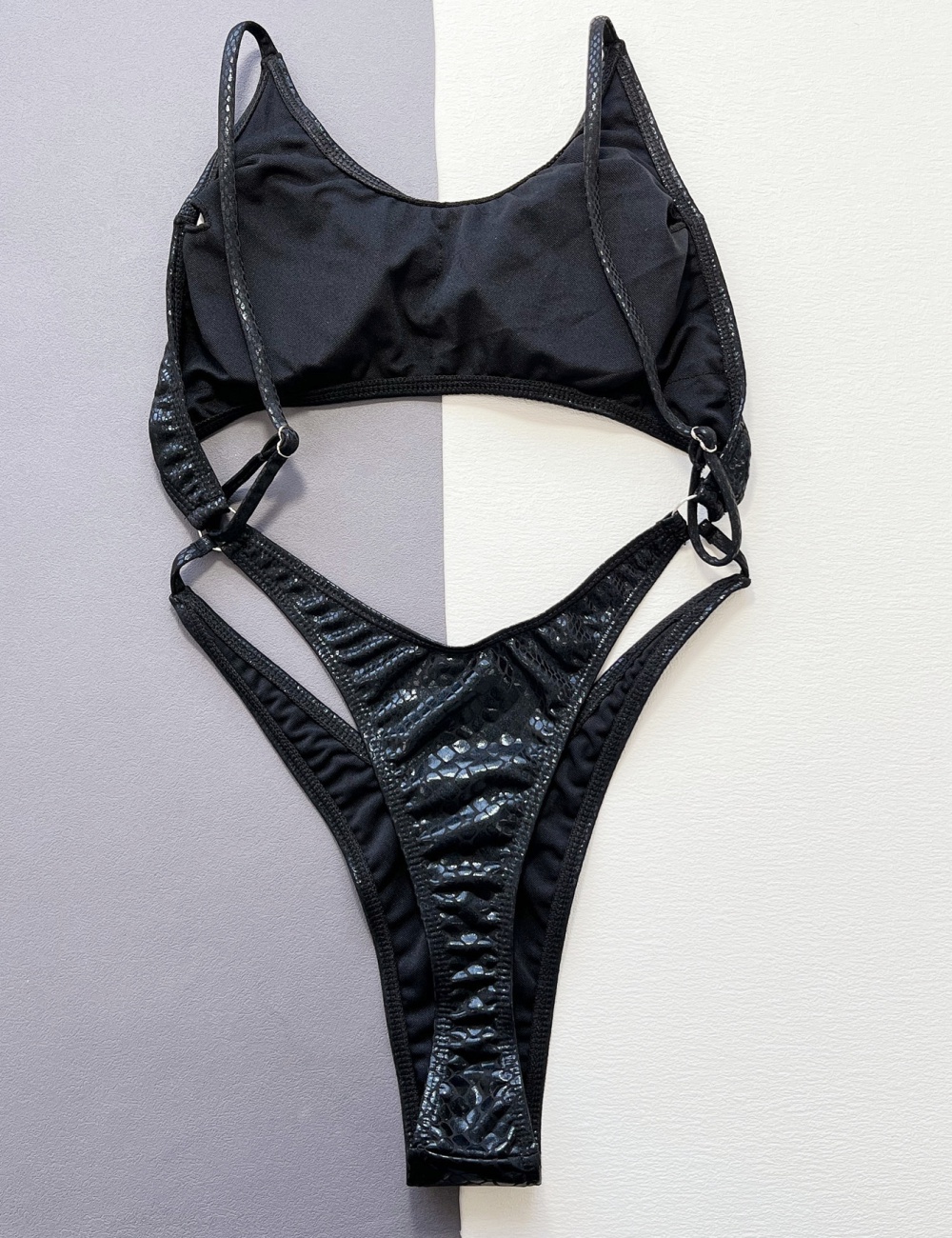 Black serpentine integrated bikini sexy swimwear