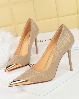 Pointed high-heeled shoes retro shoes for women