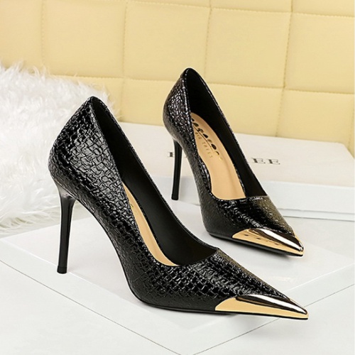 Pointed high-heeled shoes retro shoes for women