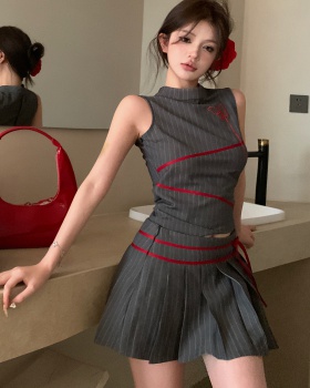 Stripe pleated vest niche fashion skirt 2pcs set for women