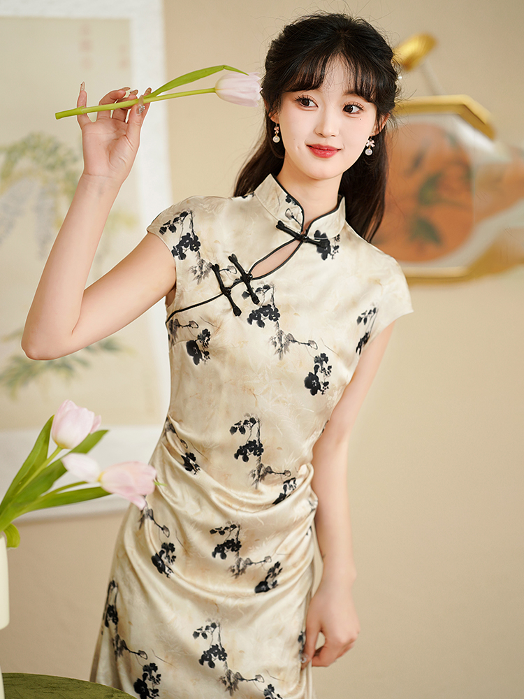 Chinese style cstand collar summer cheongsam