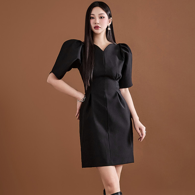 Simple fashion pinched waist puff sleeve black dress
