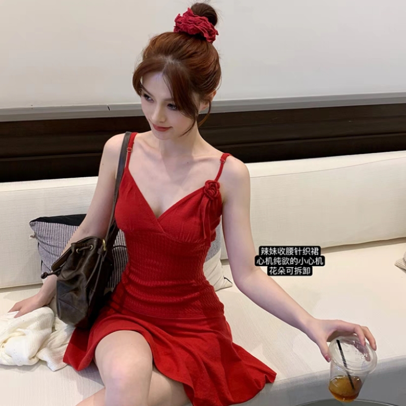 Knitted spicegirl sling V-neck pinched waist slim dress