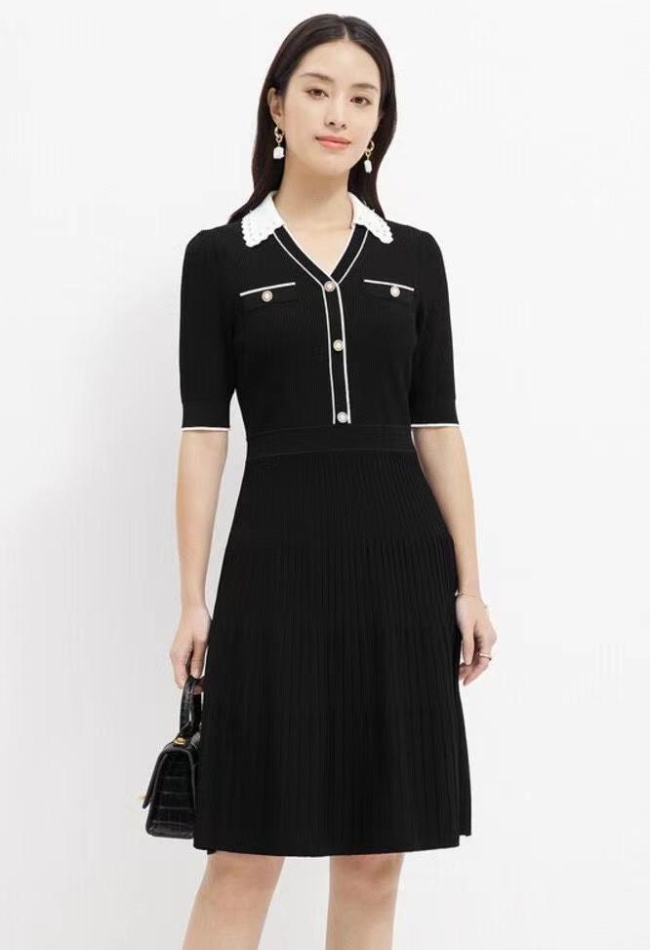 Black V-neck knitted chanelstyle dress for women