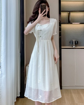 Exceed knee Chinese style lady embroidered dress