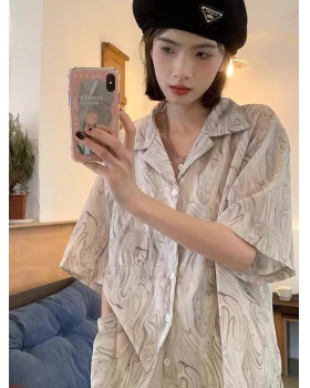 Korean style lazy retro summer wave patterns shirt for women