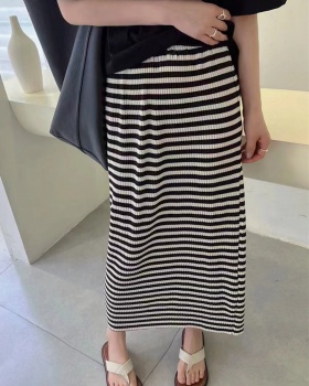Knitted European style stripe skirt for women