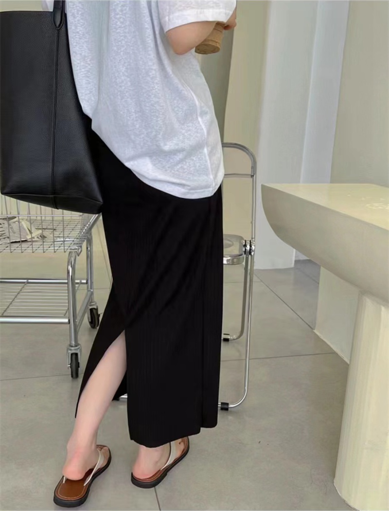 Knitted European style stripe skirt for women