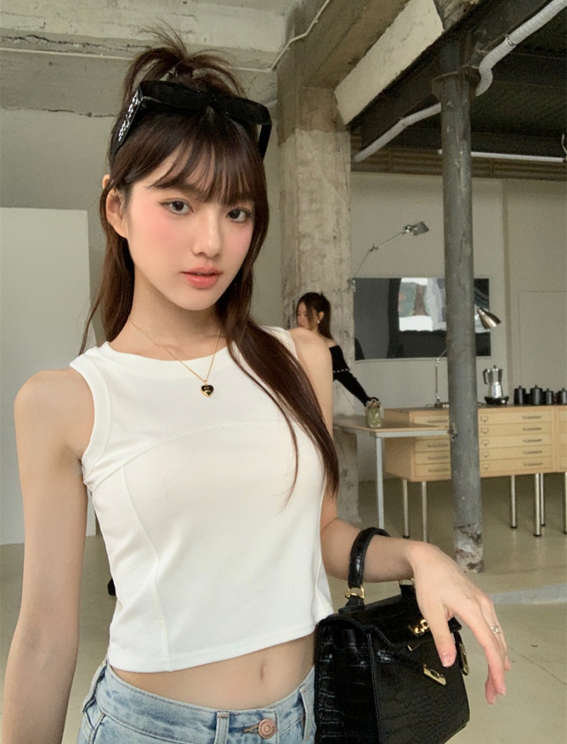 Short wears outside inside the ride sling summer navel vest