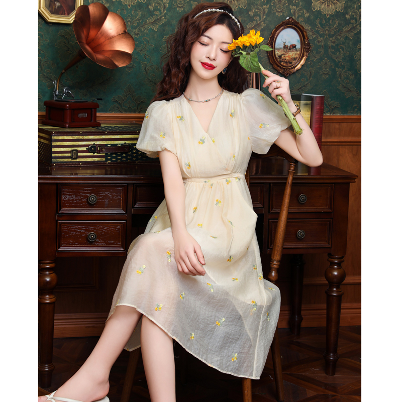 Slim puff sleeve floral frenum France style commuting dress