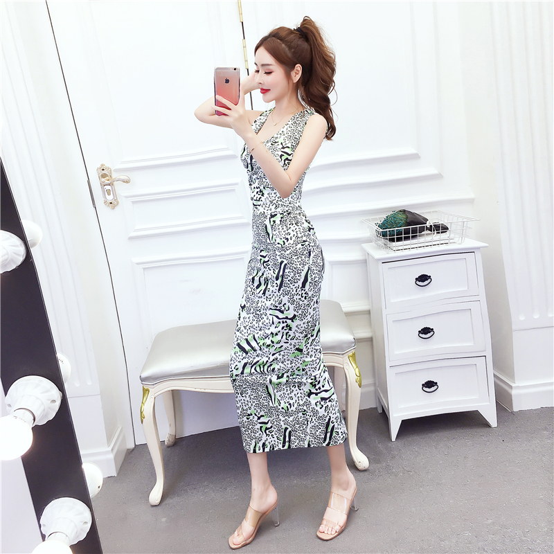 Beautiful fashion long dress V-neck printing tops a set